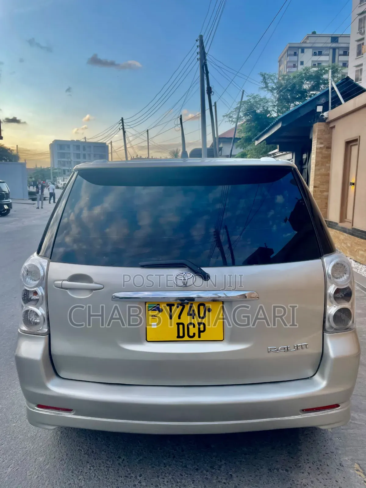 Toyota Raum 2005 Gold