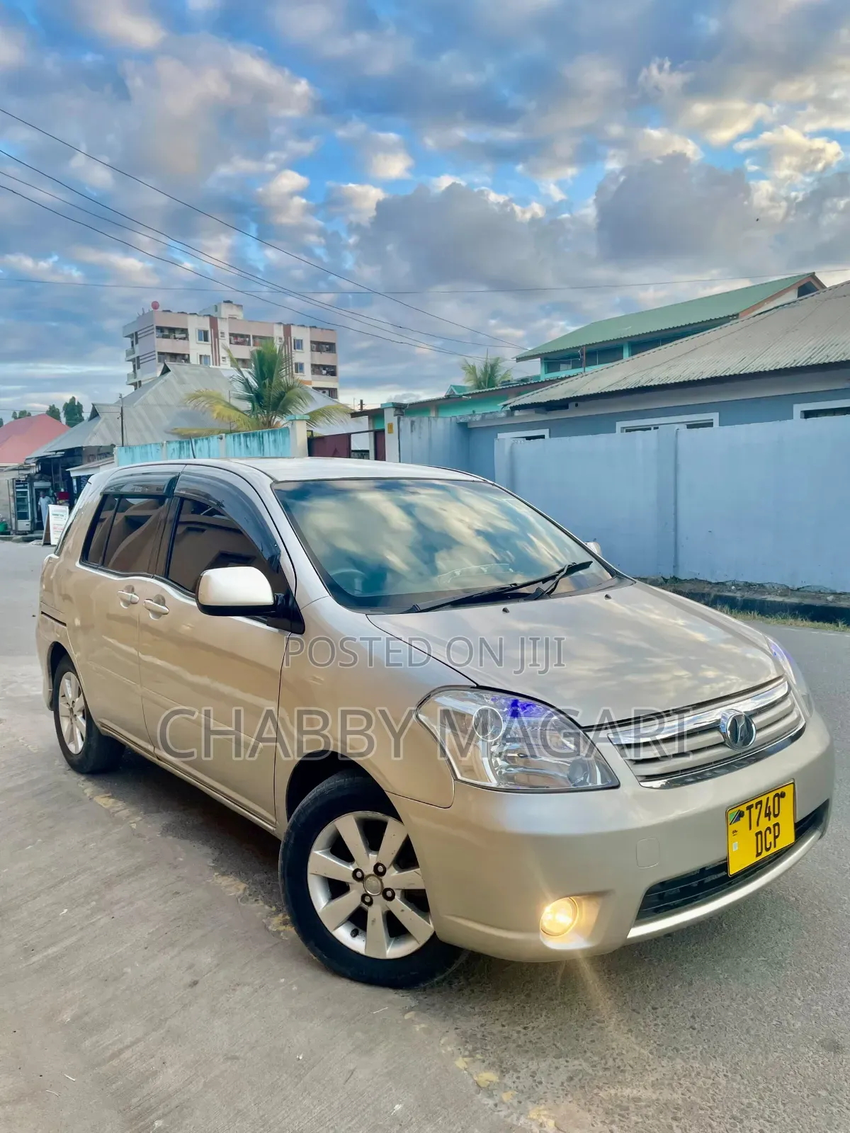 Toyota Raum 2005 Gold