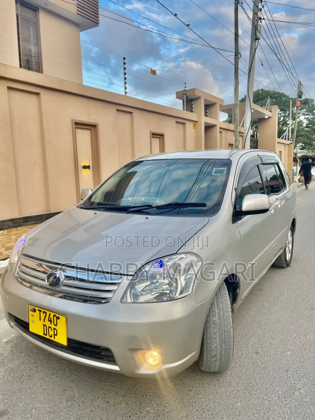 Toyota Raum 2005 Gold