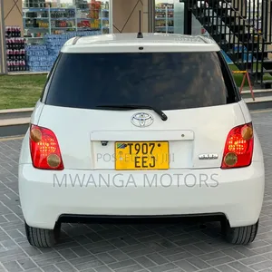 Toyota IST 2005 White