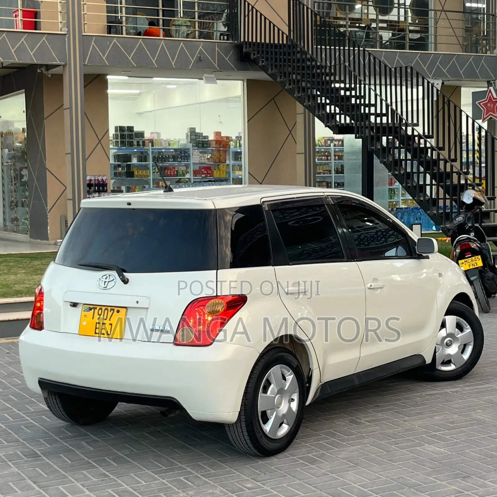 Toyota IST 2005 White