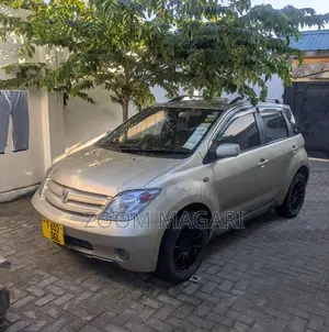 Toyota IST 2003 Beige