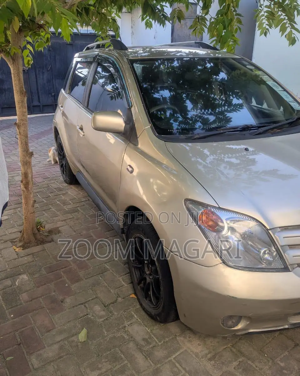 Toyota IST 2003 Beige