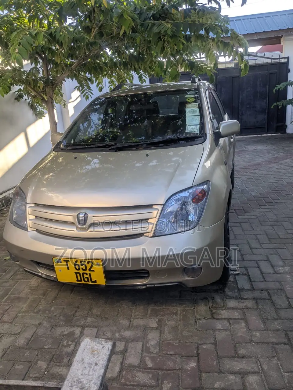 Toyota IST 2003 Beige