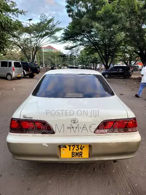 Toyota Cresta 2001 White