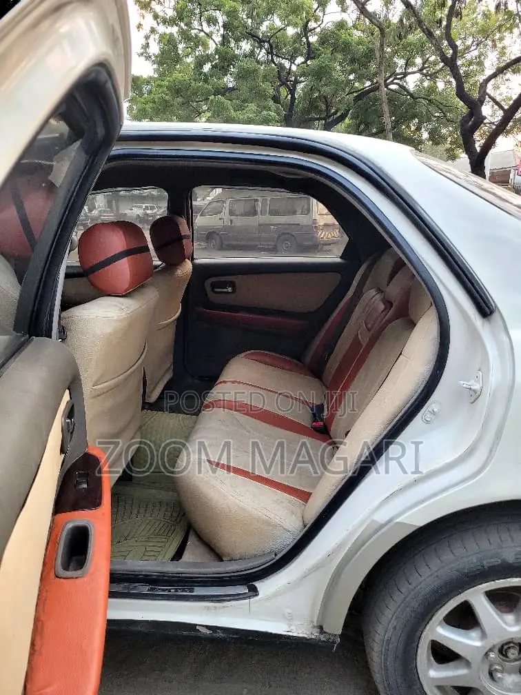 Toyota Cresta 2001 White