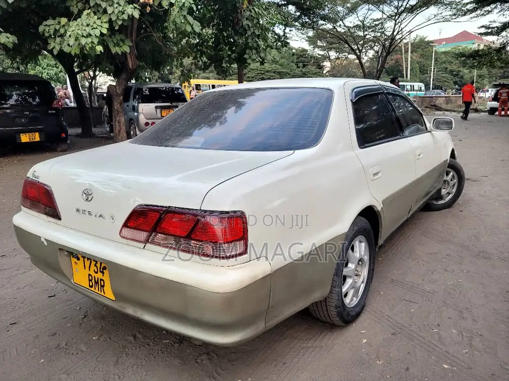 Toyota Cresta 2001 White