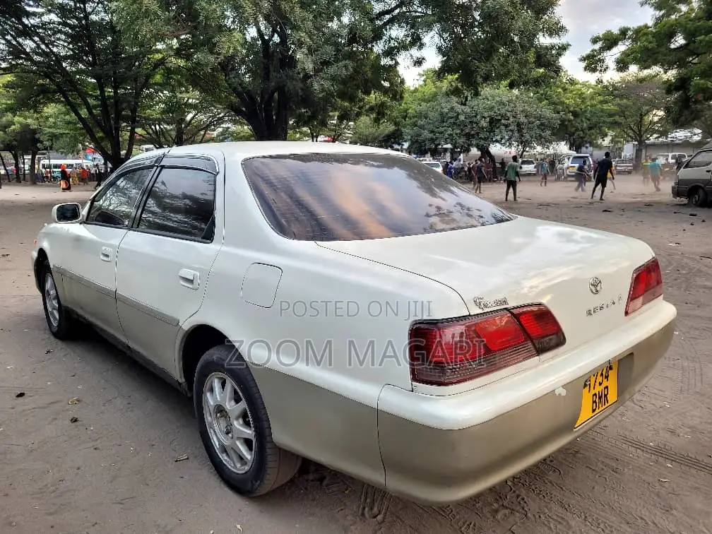 Toyota Cresta 2001 White