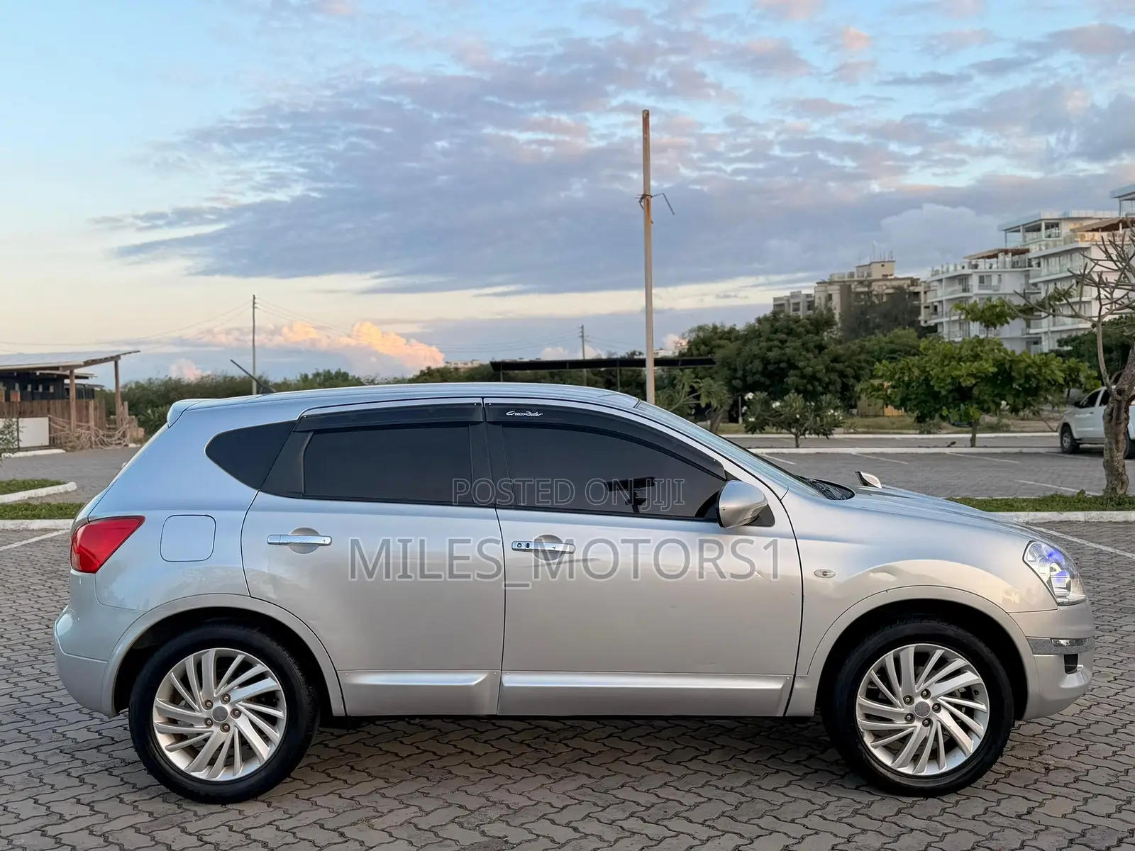 Nissan Dualis 2011 Silver