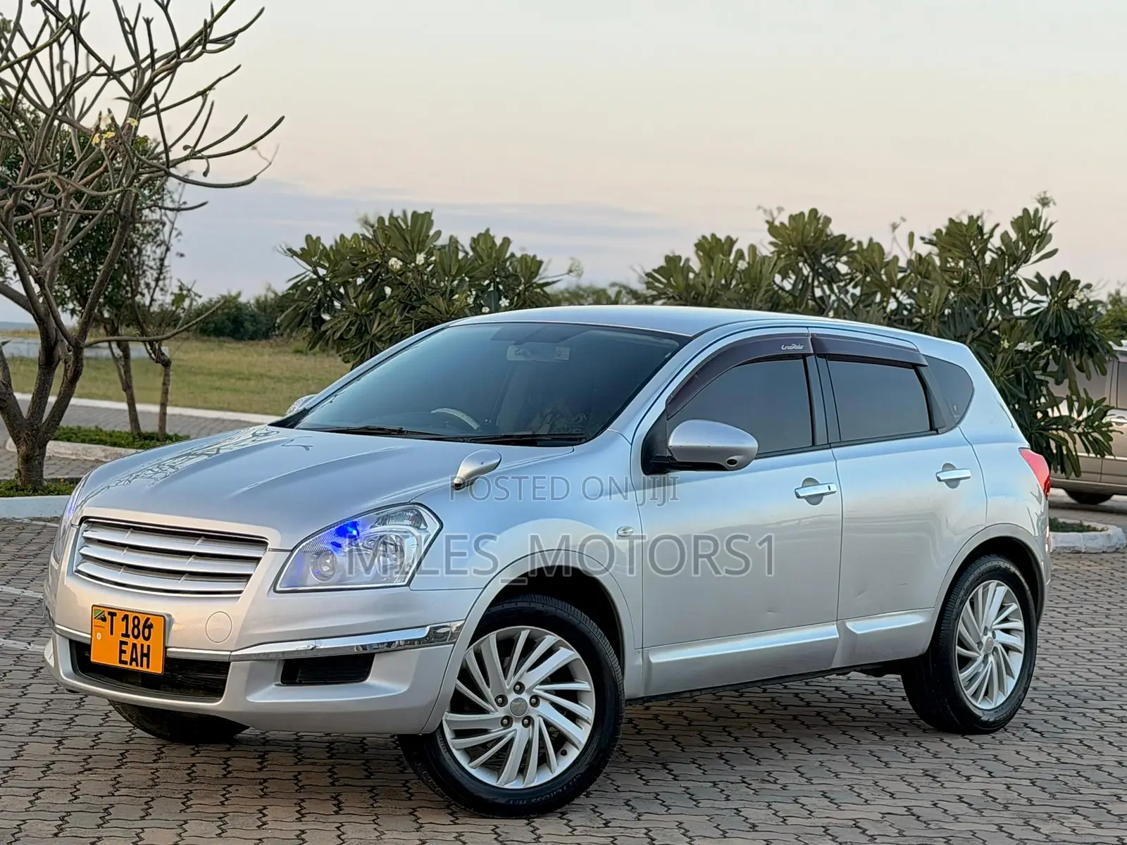 Nissan Dualis 2011 Silver