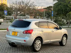 Nissan Dualis 2011 Silver