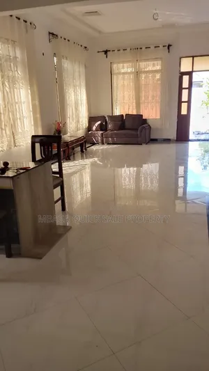 5bdrm House in Madale, Goba for sale