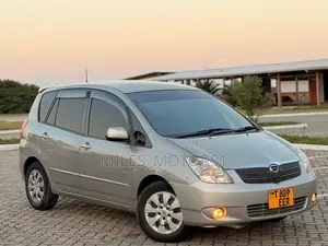 Toyota Corolla Spacio 2004 Silver