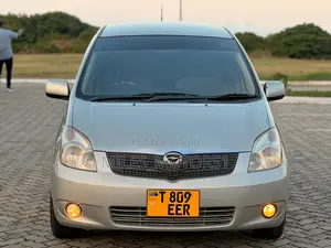 Toyota Corolla Spacio 2004 Silver
