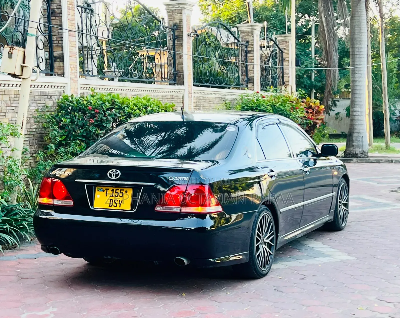 Toyota Crown 2006 Black