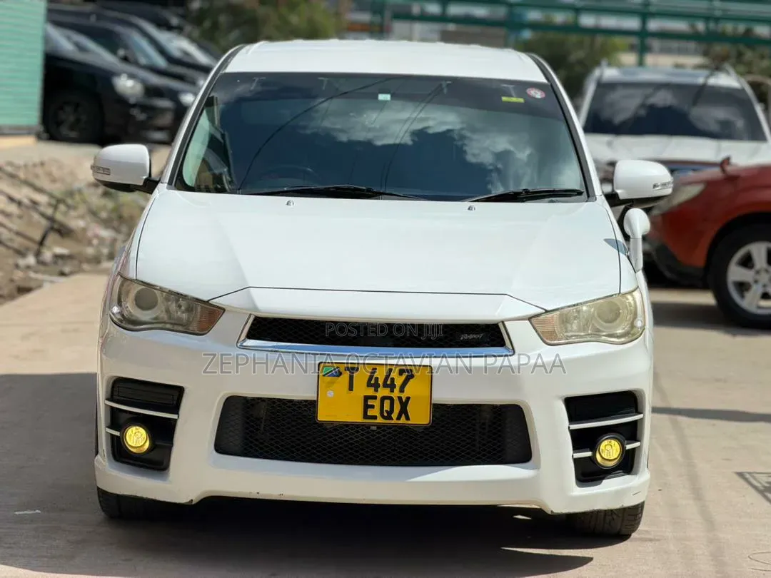 Mitsubishi Outlander 2010 White