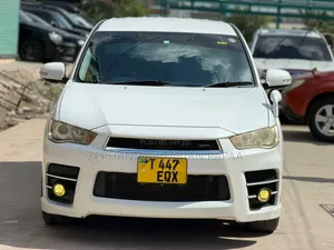 Mitsubishi Outlander 2010 White