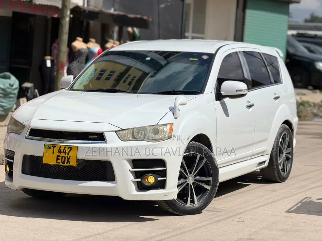 Mitsubishi Outlander 2010 White