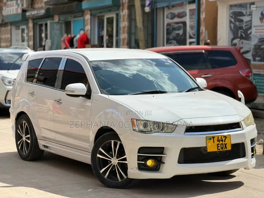 Mitsubishi Outlander 2010 White