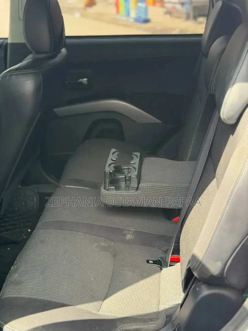 Mitsubishi Outlander 2010 White