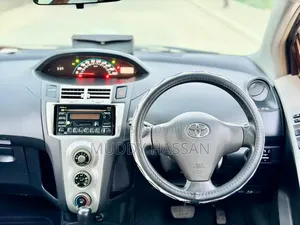 Toyota Vitz 2005 Blue
