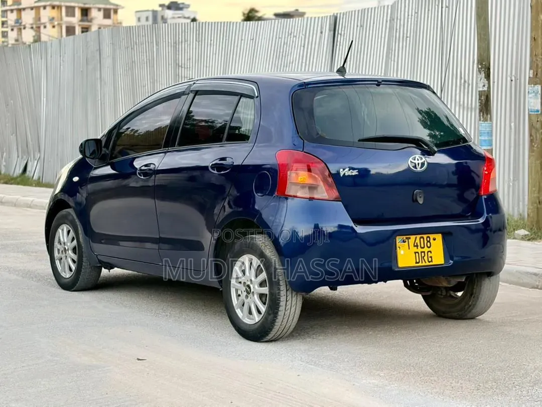 Toyota Vitz 2005 Blue