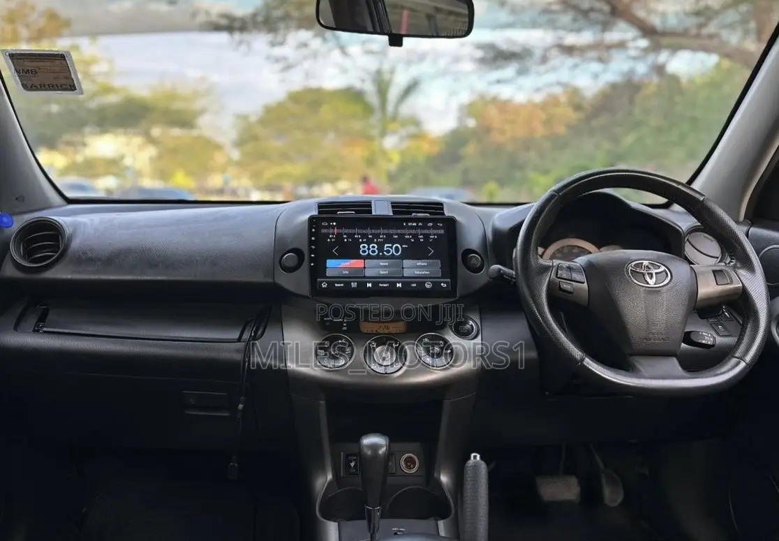 Toyota Vanguard 2011 Black