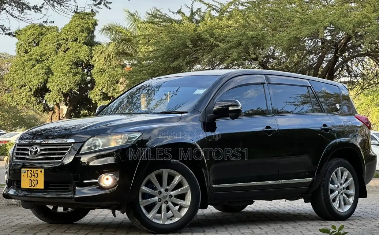 Toyota Vanguard 2011 Black