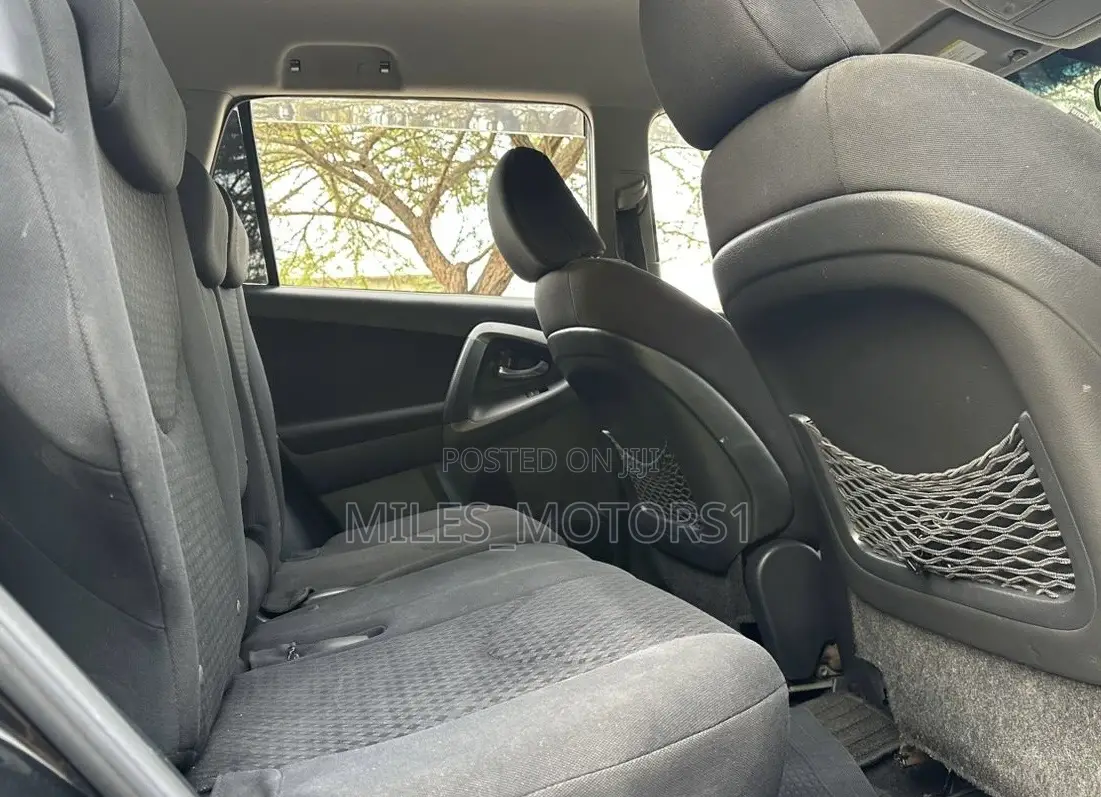 Toyota Vanguard 2011 Black