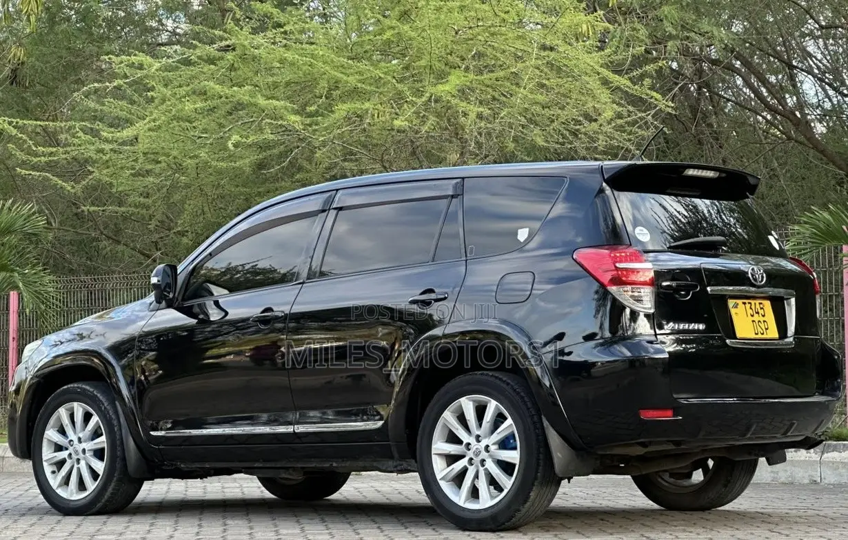 Toyota Vanguard 2011 Black