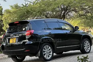 Toyota Vanguard 2011 Black