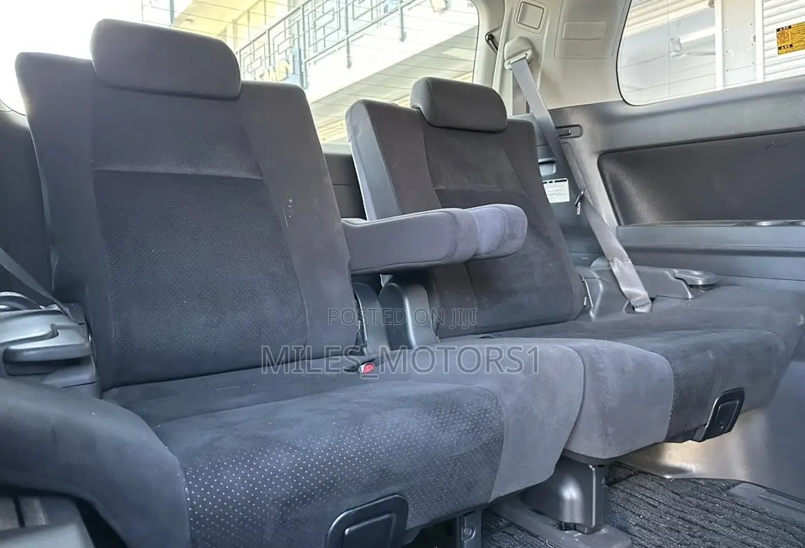 Toyota Vellfire 2011 Grey