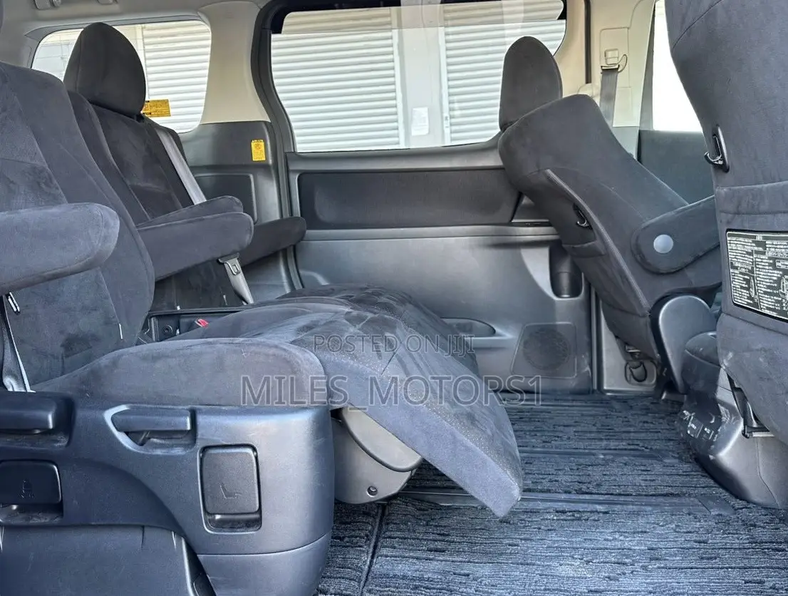 Toyota Vellfire 2011 Grey