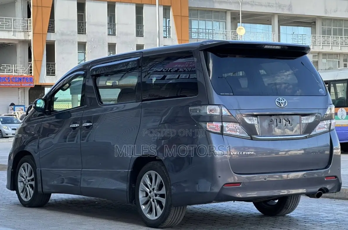 Toyota Vellfire 2011 Grey