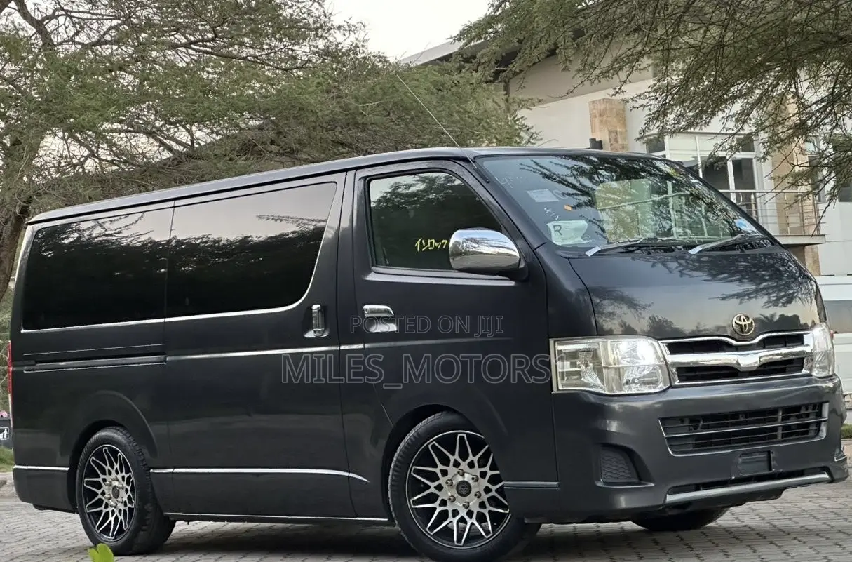 Toyota HiAce 2006 Black