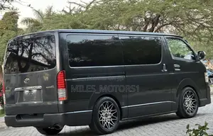 Toyota HiAce 2006 Black