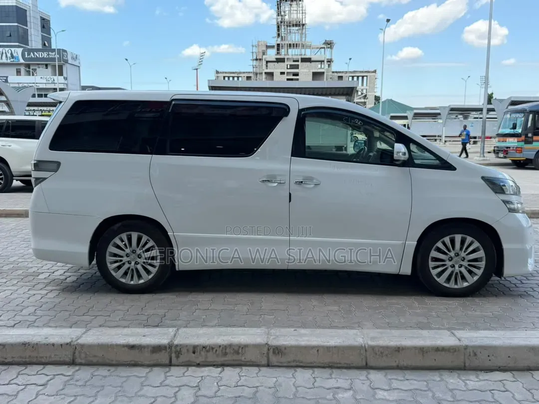 Toyota Alphard 2011 White