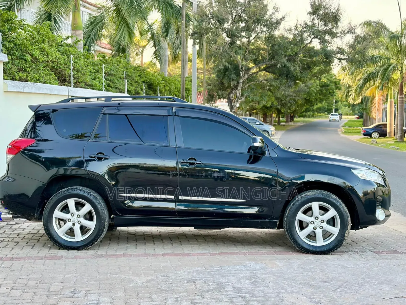 Toyota Vanguard 2010 Black