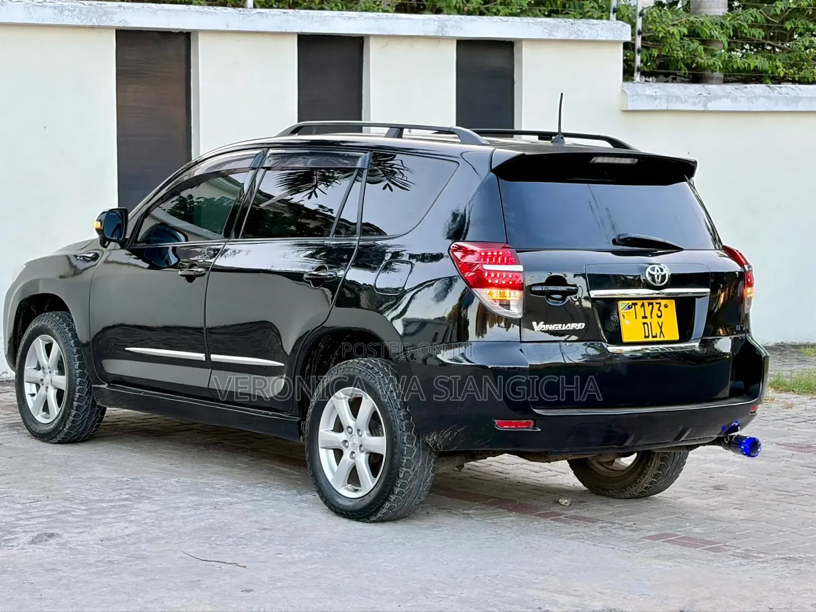 Toyota Vanguard 2010 Black