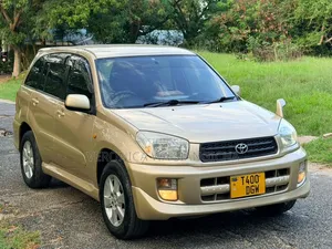 Toyota RAV4 Automatic 2003 Gold