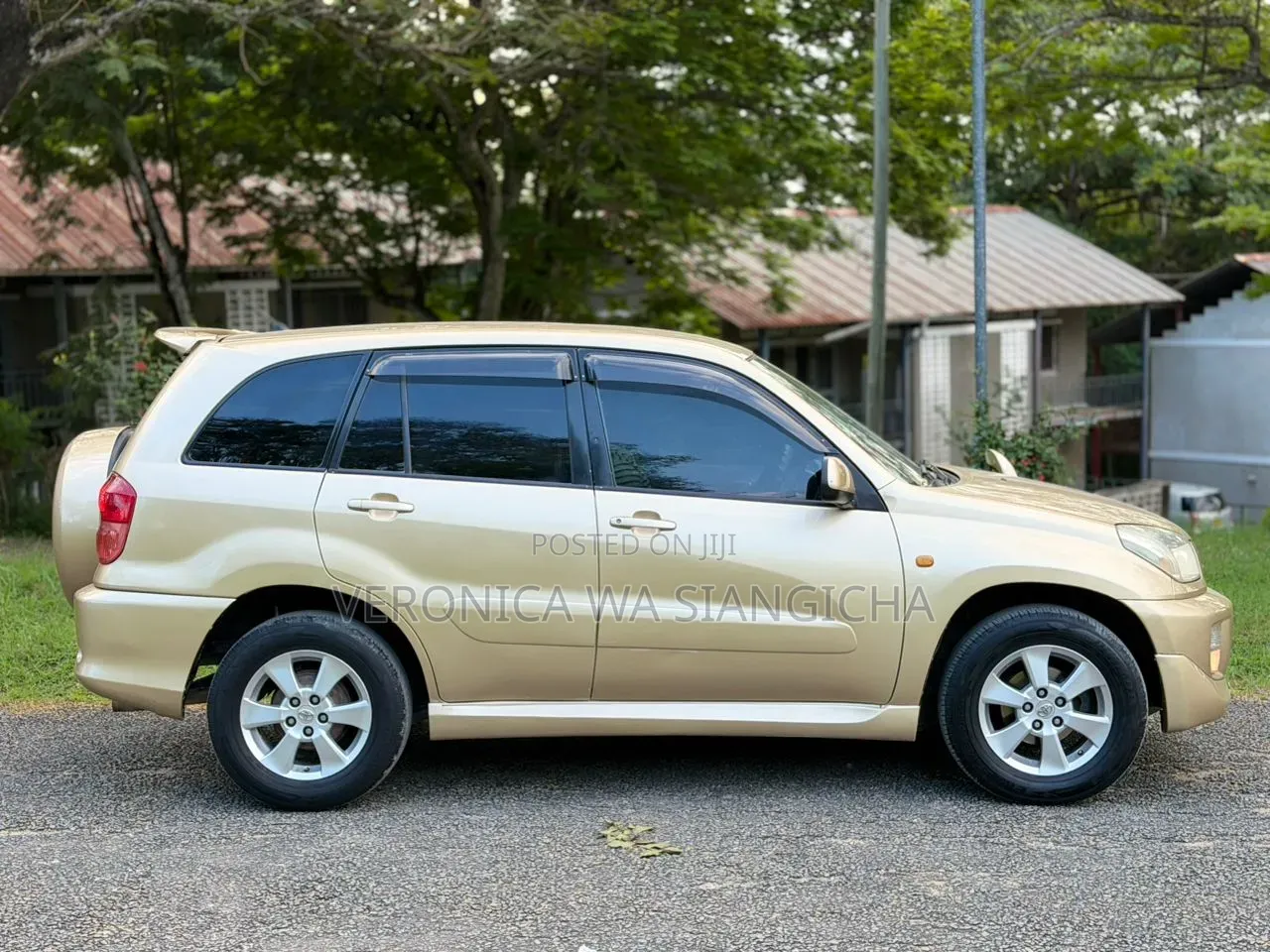 Toyota RAV4 Automatic 2003 Gold