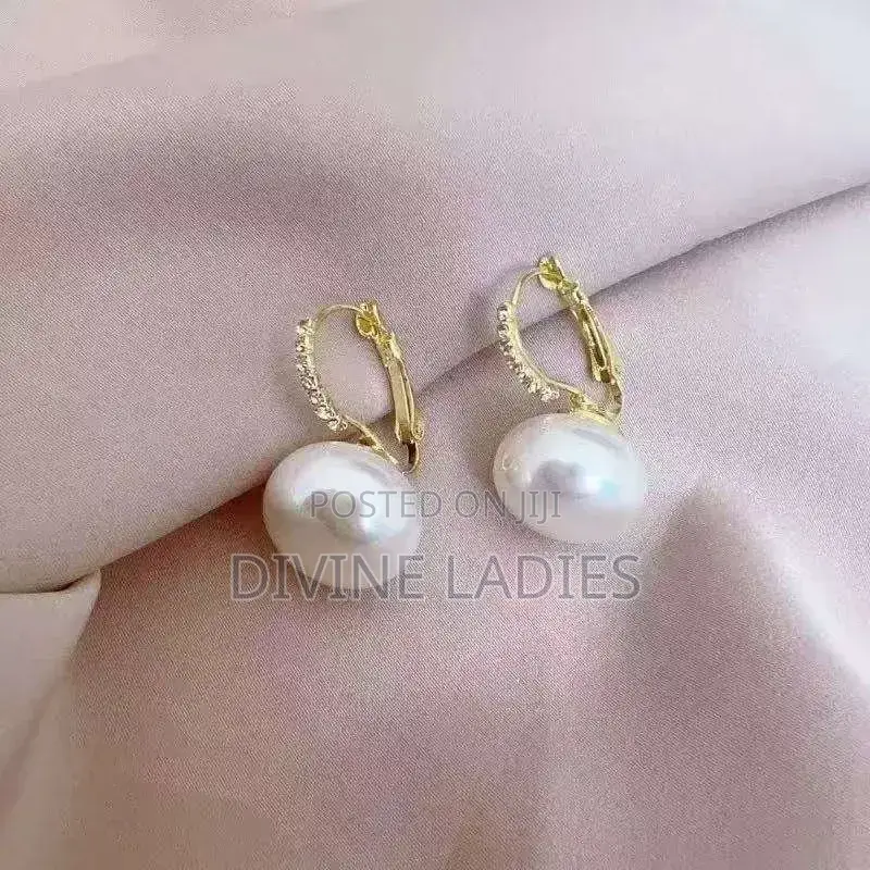 Divine Ladies
