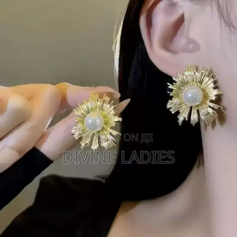 Divine Ladies