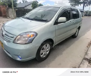 Toyota Raum 2004 Silver