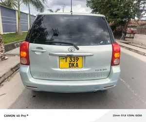 Toyota Raum 2004 Silver