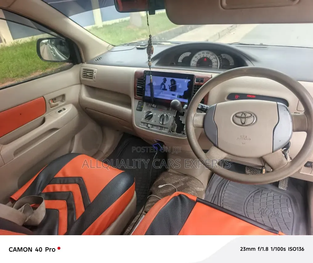 Toyota Raum 2004 Silver