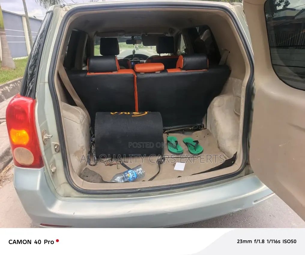Toyota Raum 2004 Silver