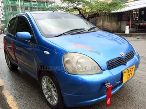 Toyota Vitz 2002 Blue
