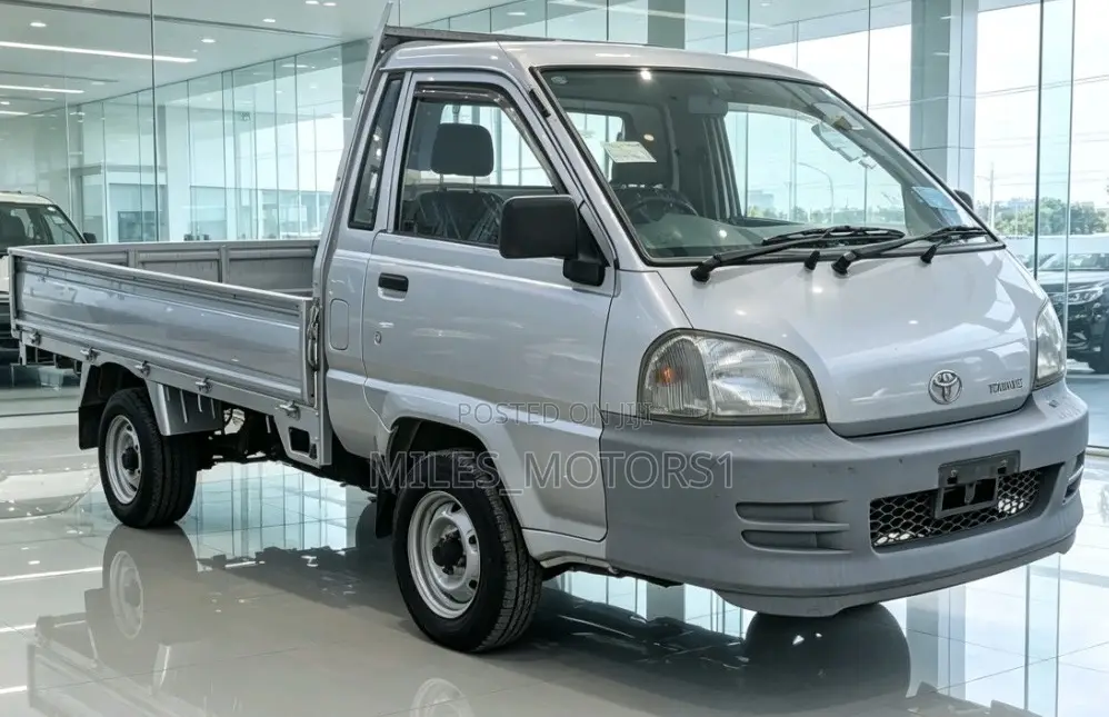 Toyota HiAce 2004 Silver