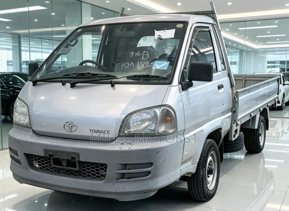 Toyota HiAce 2004 Silver